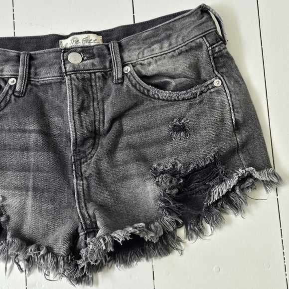 Free People Revolve Loving Good Vibrations Denim Shorts in Sulphur Black… - Picture 4 of 7